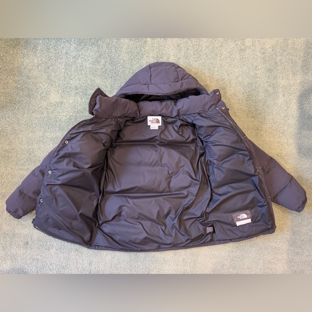 The North Face boy’s down jacket. 100% genuine North Face brand. - Picture 3 of 7